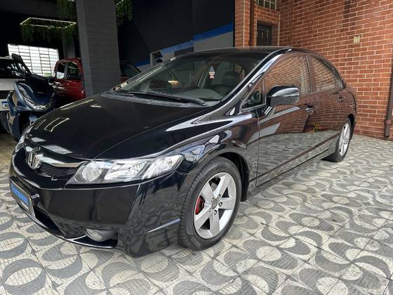 HONDA CIVIC 1.8 LXS 16V FLEX 4P AUTOMÁTICO HONDA CIVIC 1.8 LXS 16V FLEX 4P AUTOMÁTICO